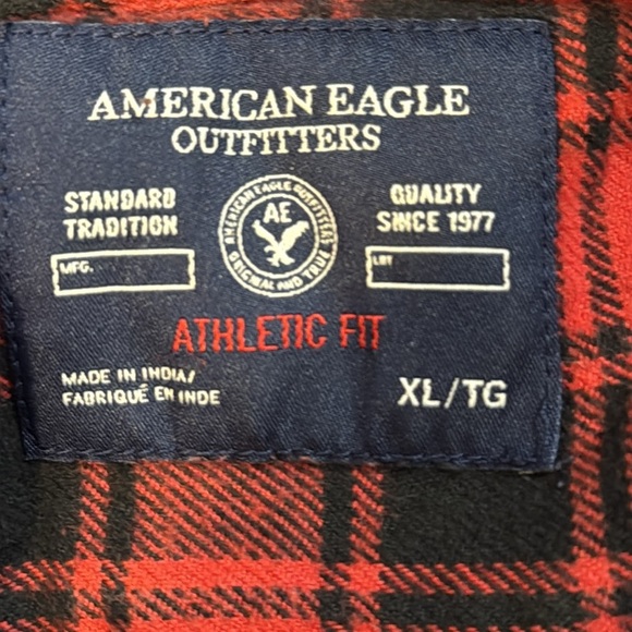 American Eagle Athletic Fit Red Plaid Flannel Long Sleeve Button Up Men’s XL - Picture 6 of 9